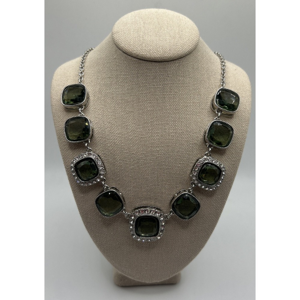 Vintage Crown Trifari Silver Tone & Green Faceted‎ Glass Rhinestone Necklace